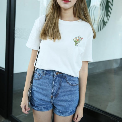 Little Flower Emboridered Tee - Ulzzang Studio